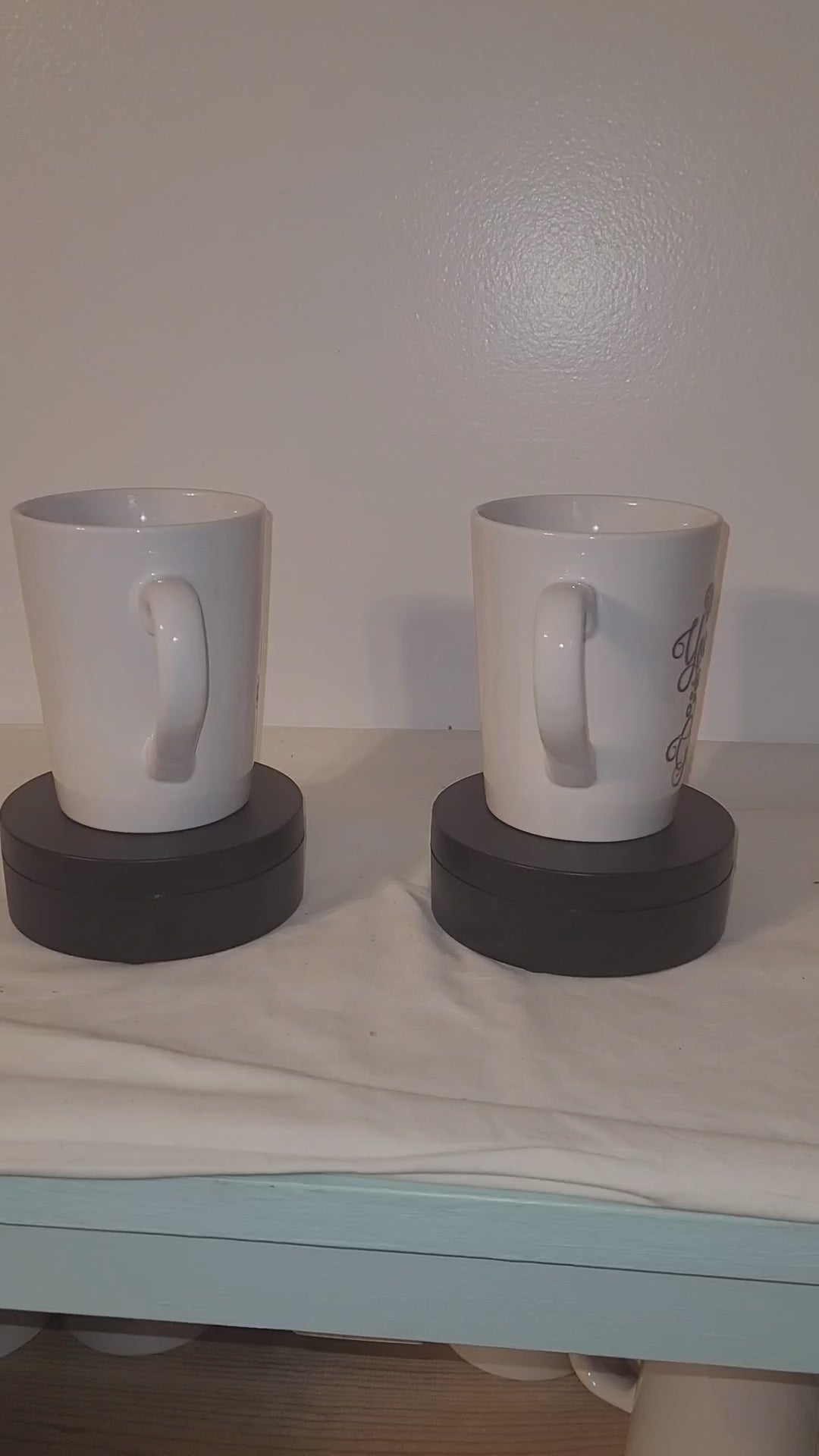 Mugs with a positive saying